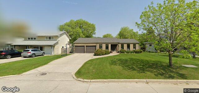 Larawan ng 19 Folkestone Boulevard sa Winnipeg, Manitoba