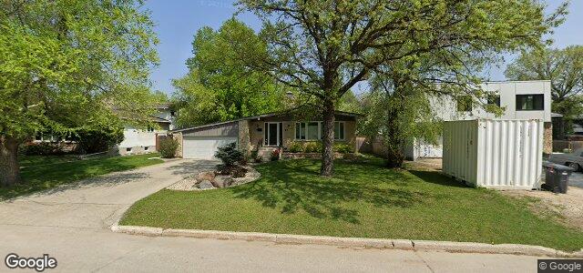 Larawan ng 27 Folkestone Boulevard sa Winnipeg, Manitoba