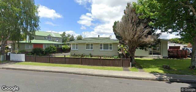 Larawan ng 30 Holdsworth Avenue sa Winnipeg, Manitoba