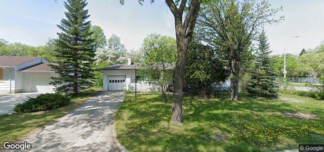 Larawan ng 300 Lamont Boulevard sa Winnipeg, Manitoba