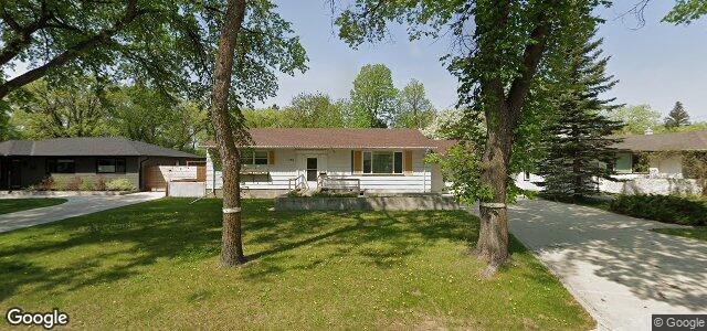 Larawan ng 302 Lamont Boulevard sa Winnipeg, Manitoba