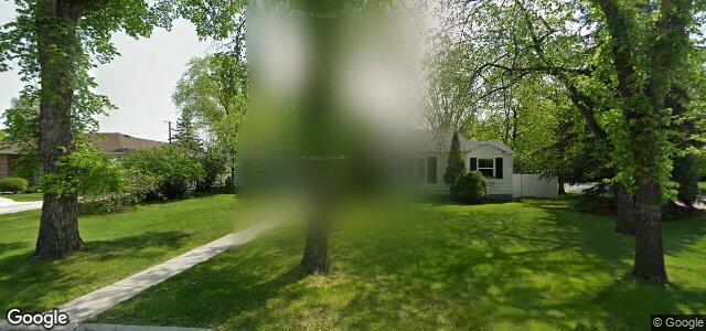 Larawan ng 321 Lamont Boulevard sa Winnipeg, Manitoba