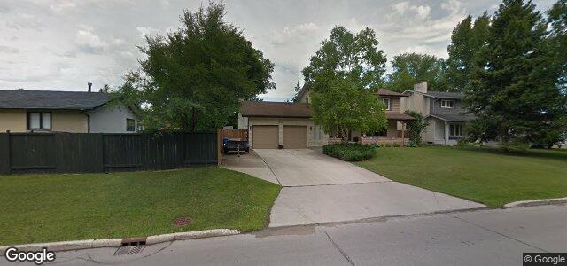 Larawan ng 330 Edgeland Boulevard sa Winnipeg, Manitoba