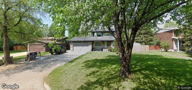 Larawan ng 74 Folkestone Boulevard sa Winnipeg, Manitoba