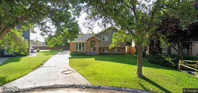 Photo of 10 Bellbrook Place in Winnipeg, Manitoba