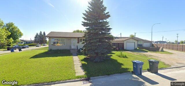 Larawan ng 100 Eckhardt Avenue sa Winnipeg, Manitoba
