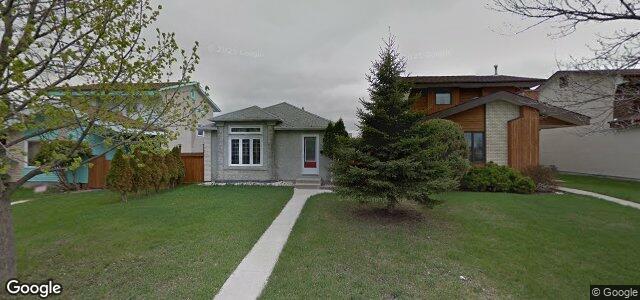 Larawan ng 100 Torwood Crescent sa Winnipeg, Manitoba