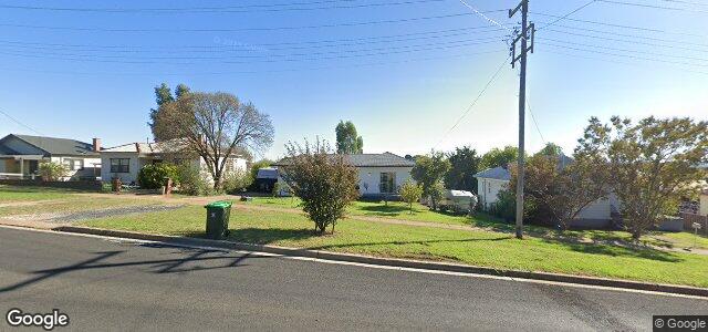 Larawan ng 102 Inglis Street sa Winnipeg, Manitoba