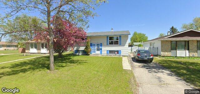 Larawan ng 114 Sanderson Avenue sa Winnipeg, Manitoba