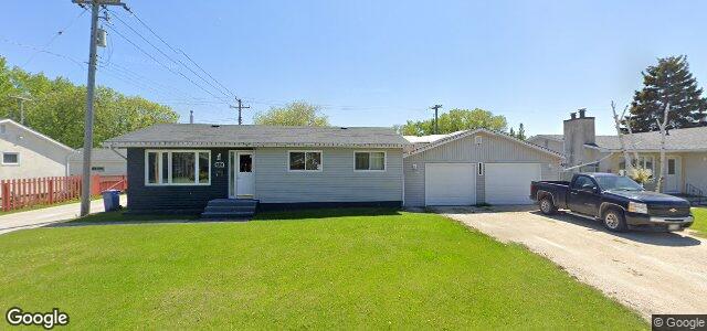 Larawan ng 12 Sanderson Avenue sa Winnipeg, Manitoba