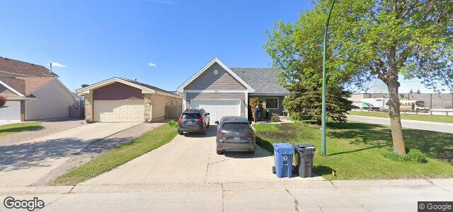 Larawan ng 135 Poplynn Drive sa Winnipeg, Manitoba