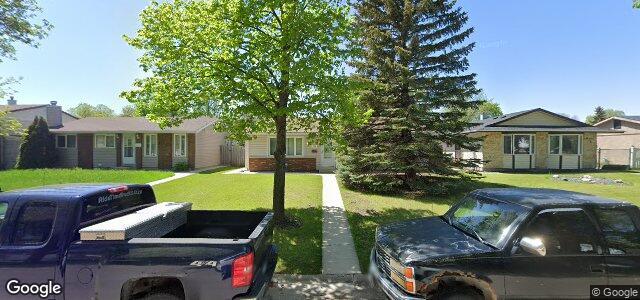 Larawan ng 135 Sanderson Avenue sa Winnipeg, Manitoba
