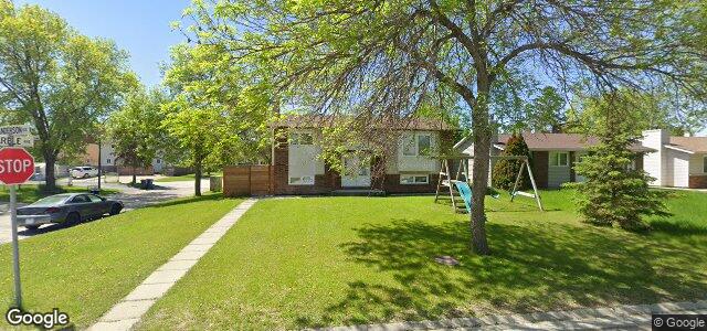 Larawan ng 143 Sanderson Avenue sa Winnipeg, Manitoba