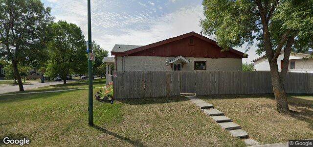 Larawan ng 163 Weitzel Street sa Winnipeg, Manitoba