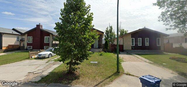 Larawan ng 166 Weitzel Street sa Winnipeg, Manitoba
