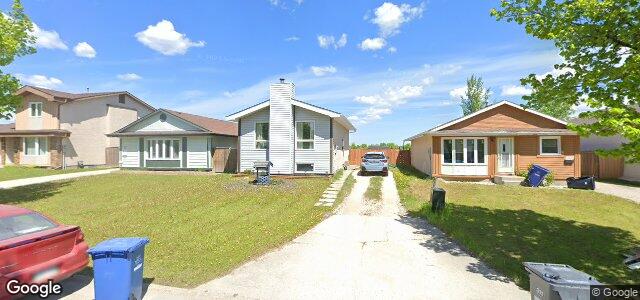 Larawan ng 17 Timmins Avenue sa Winnipeg, Manitoba