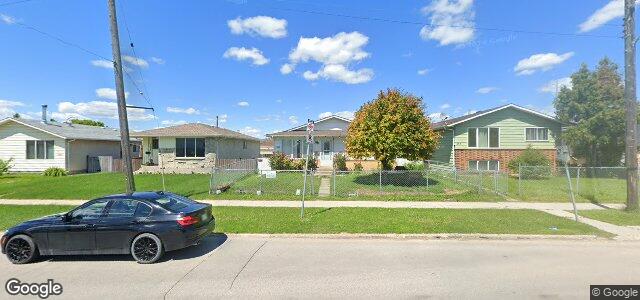 Larawan ng 1743 Manitoba Avenue sa Winnipeg, Manitoba