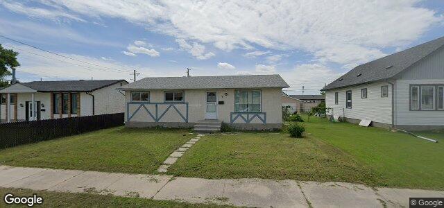 Larawan ng 18 Eckhardt Avenue sa Winnipeg, Manitoba