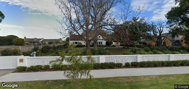 Larawan ng 18 Inglis Street sa Winnipeg, Manitoba