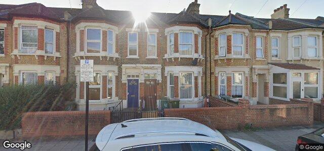 Larawan ng 18 Lucas Avenue sa Winnipeg, Manitoba