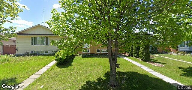 Larawan ng 18 Timmins Avenue sa Winnipeg, Manitoba