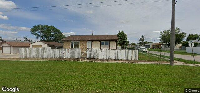 Larawan ng 1889 Selkirk Avenue sa Winnipeg, Manitoba