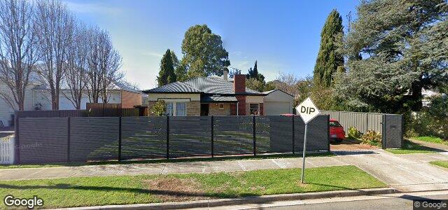 Larawan ng 19 Hunt Avenue sa Winnipeg, Manitoba