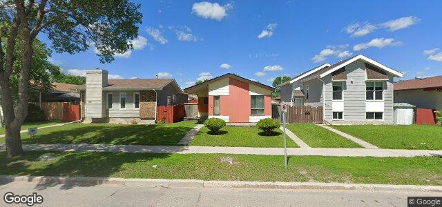 Larawan ng 1971 Burrows Avenue sa Winnipeg, Manitoba