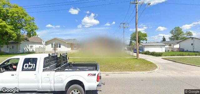 Larawan ng 1983 Selkirk Avenue sa Winnipeg, Manitoba