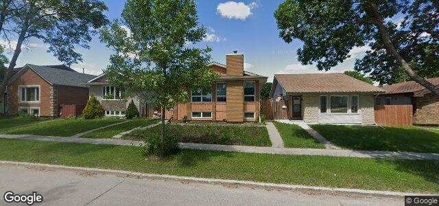 Larawan ng 1995 Burrows Avenue sa Winnipeg, Manitoba