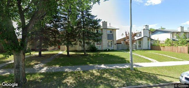 Larawan ng 1996 Burrows Avenue sa Winnipeg, Manitoba