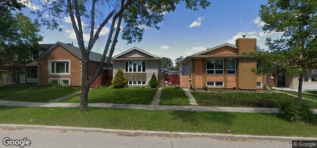 Larawan ng 1999 Burrows Avenue sa Winnipeg, Manitoba