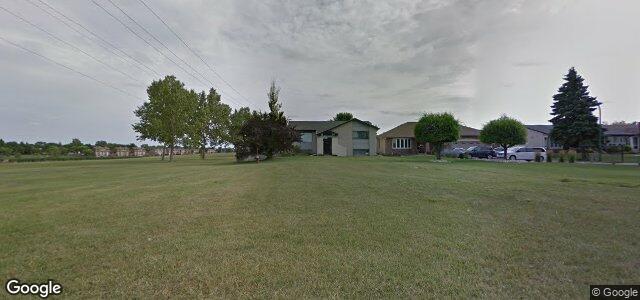 Larawan ng 2 Garden Grove Drive sa Winnipeg, Manitoba