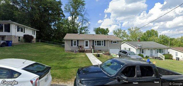 Larawan ng 2 Huber Street sa Winnipeg, Manitoba