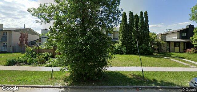 Larawan ng 2002 Burrows Avenue sa Winnipeg, Manitoba