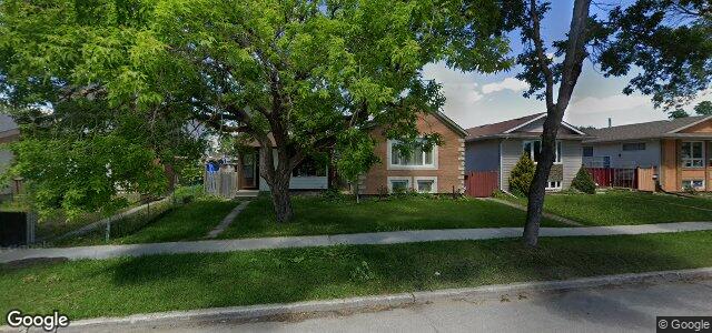 Larawan ng 2007 Burrows Avenue sa Winnipeg, Manitoba