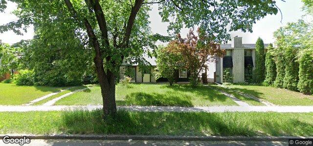 Larawan ng 2008 Burrows Avenue sa Winnipeg, Manitoba