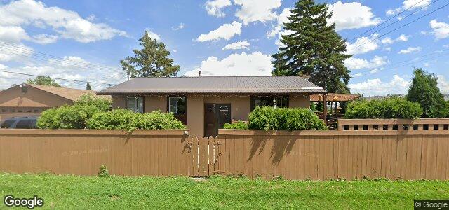 Larawan ng 2009 Selkirk Avenue sa Winnipeg, Manitoba