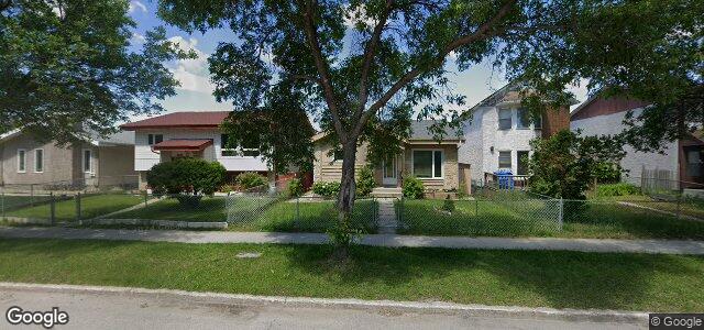 Larawan ng 2017 Burrows Avenue sa Winnipeg, Manitoba