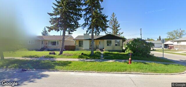 Larawan ng 2044 Manitoba Avenue sa Winnipeg, Manitoba