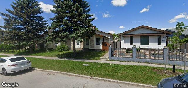 Larawan ng 2047 Burrows Avenue sa Winnipeg, Manitoba