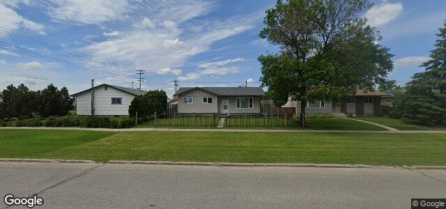 Larawan ng 2058 King Edward Street sa Winnipeg, Manitoba