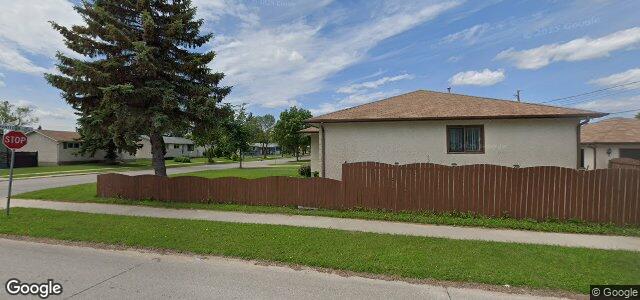 Larawan ng 2061 Manitoba Avenue sa Winnipeg, Manitoba