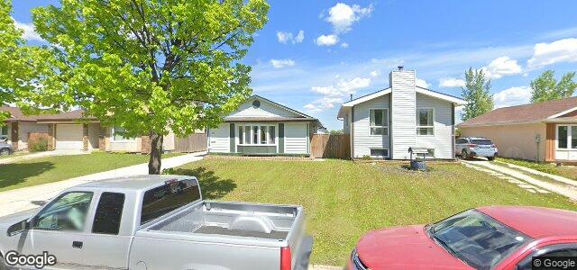 Larawan ng 21 Timmins Avenue sa Winnipeg, Manitoba