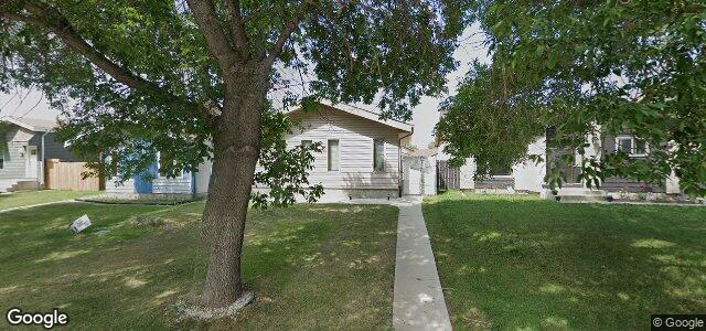 Larawan ng 211 Weitzel Street sa Winnipeg, Manitoba