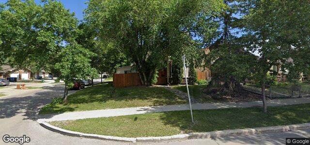 Larawan ng 2149 Burrows Avenue sa Winnipeg, Manitoba