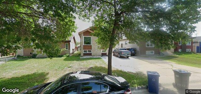 Larawan ng 218 Weitzel Street sa Winnipeg, Manitoba