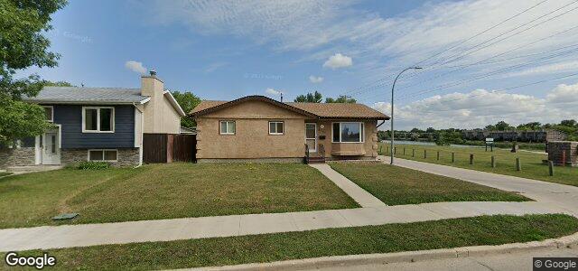 Larawan ng 2181 Burrows Avenue sa Winnipeg, Manitoba