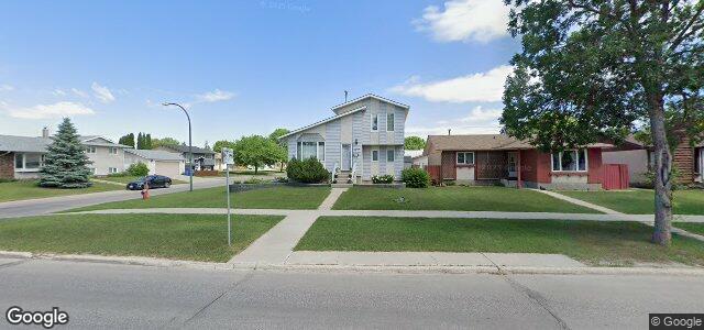 Larawan ng 2209 Burrows Avenue sa Winnipeg, Manitoba