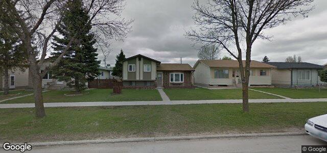 Larawan ng 2218 Burrows Avenue sa Winnipeg, Manitoba